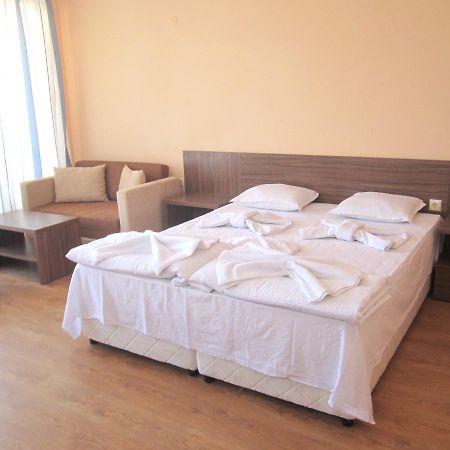 Hotel Coop Central Obzor Exterior foto