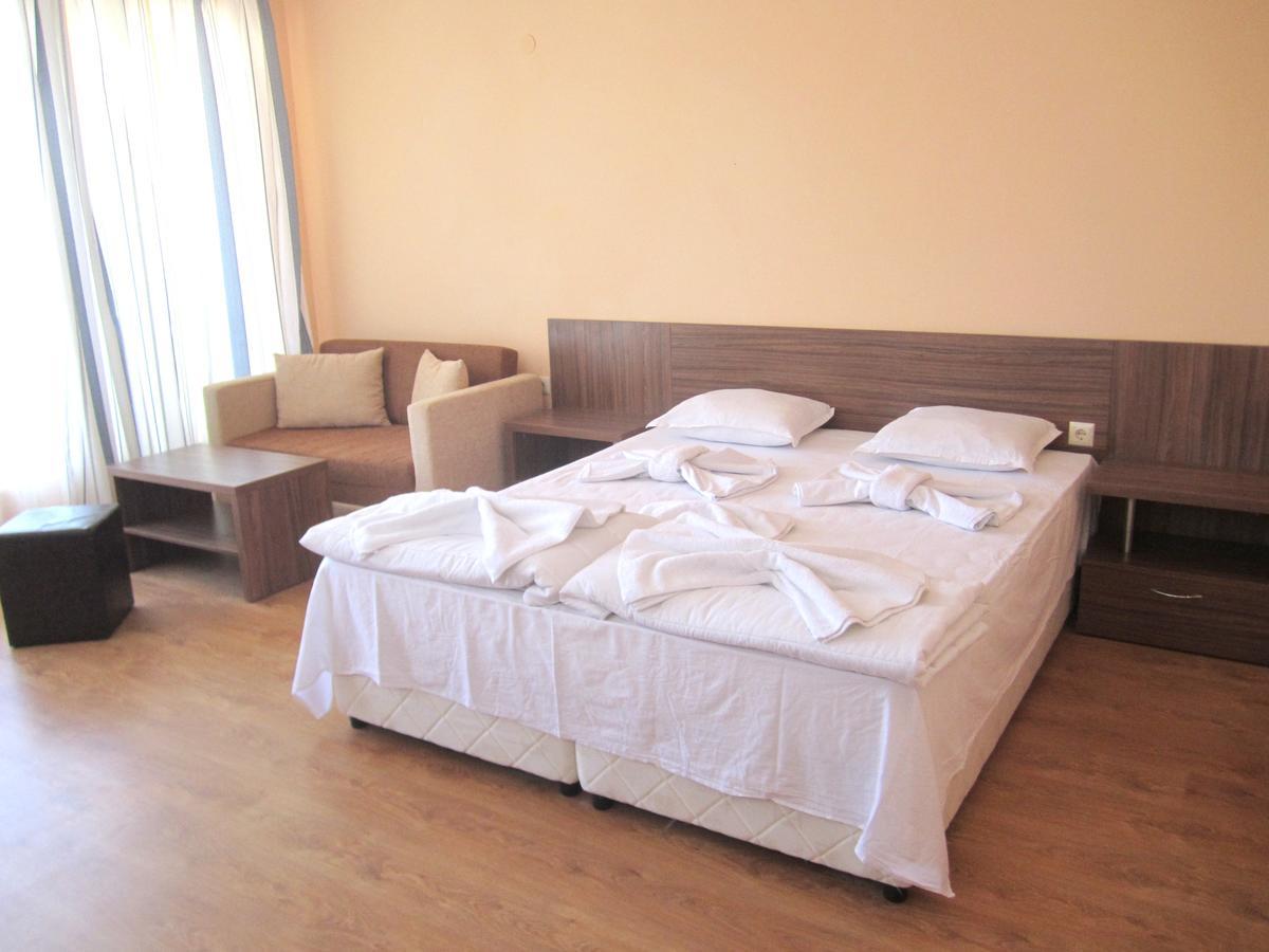 Hotel Coop Central Obzor Exterior foto